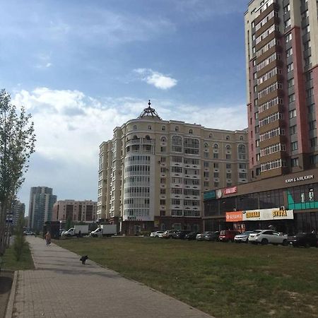 אסטנה Уютная Квартира Комфорт Класса74 מראה חיצוני תמונה